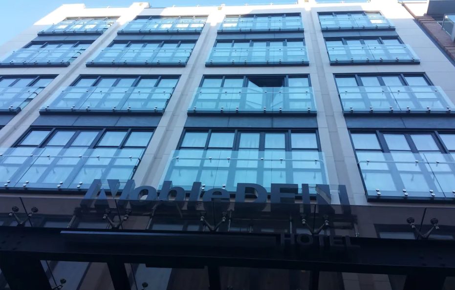 Noble DEN Hotel