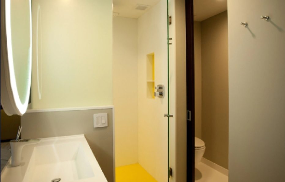 COUPLE ROOM